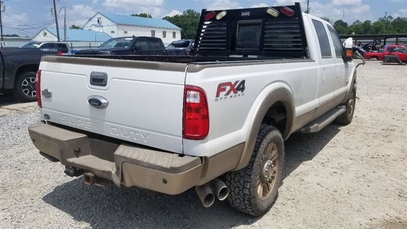 13 FORD F350 SD HIGH MOUNTED STOP LIGHT