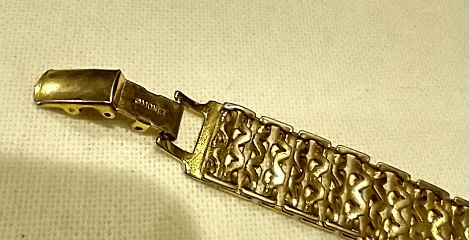 Monet Gold Tone Bracelet (BR286)