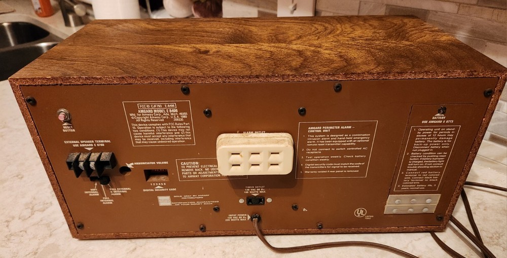 Vintage Amgard Perimeter Alarm Control Unit Model E 8496 Amway Security System