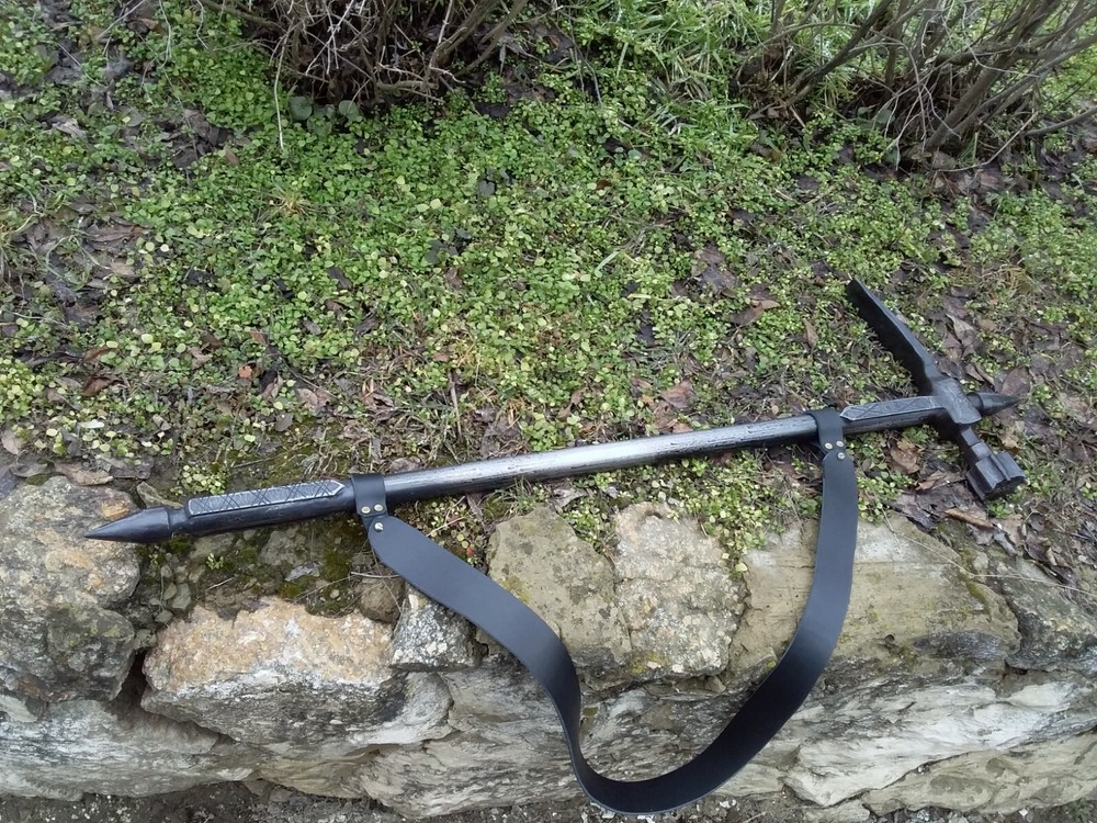 Dwarven hammer - pickaxe
