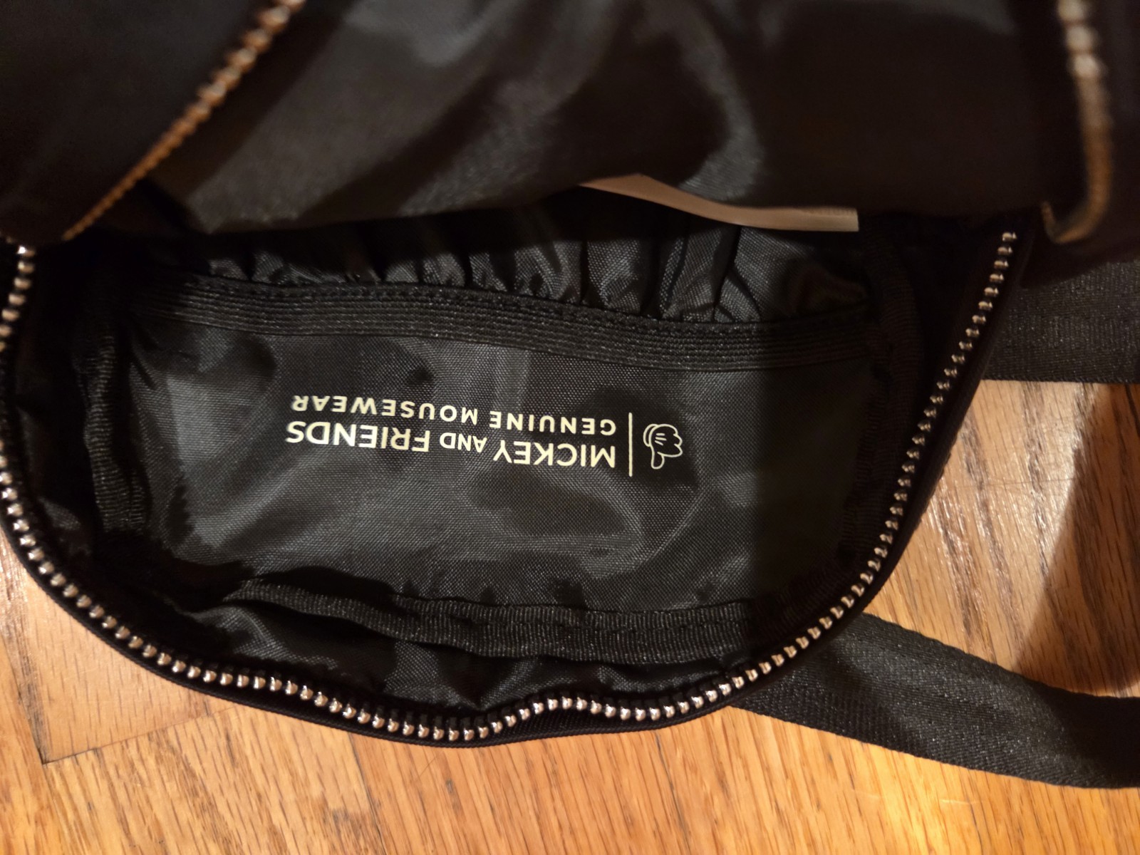 Mickey & Friends Genuine Mouseware Crossbody Bag BLACK NEW