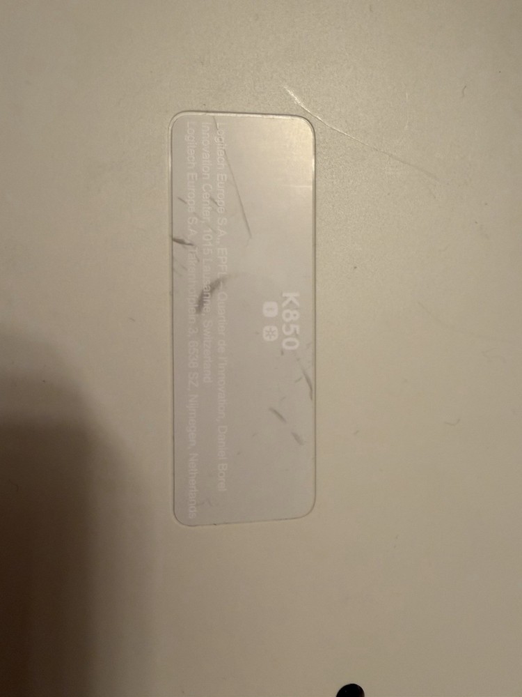 Logitech K850 Wireless/unify Bluetooth Keyboard With M705 Unifying Mouse