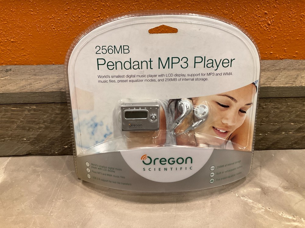 Oregon Scientific Pendant MP3 player 256MB