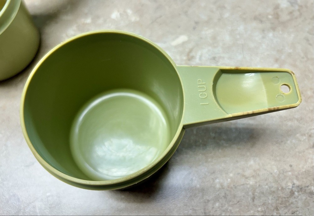 6 Vintage Tupperware Nesting Stacking Measuring Cups Set Avacado Green - READ