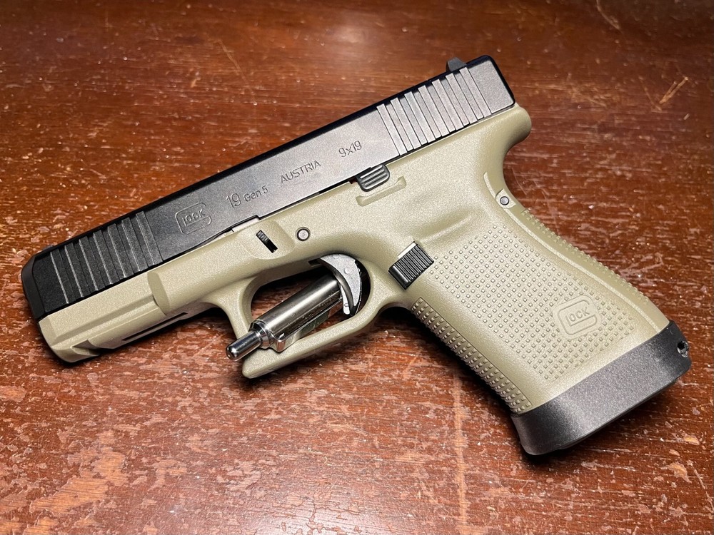 Glock 19 G19 Gen 5 Magwell - Backstrap Compatible