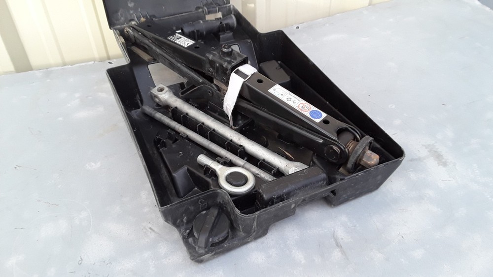 14-21 RAM PROMASTER-Jack Assembly/Kit OEM