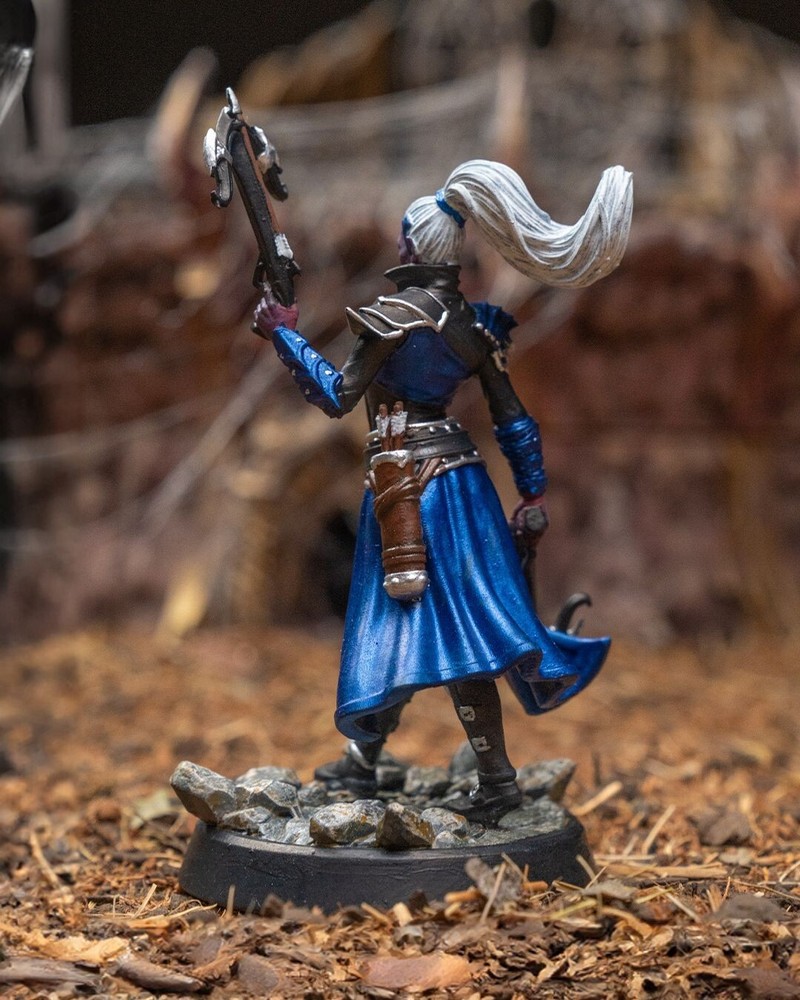 DnD Drow Fighter Livia Mini 32mm Scale TTRPG