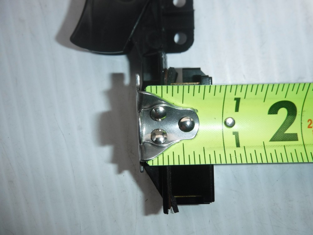 8670K2 / 8A250V / 16A125V Trigger Switch ** Screws Not Included **