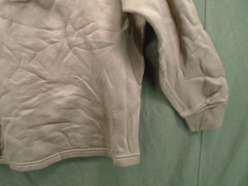 US Military Polypropylene Cold Weather Undershirt Polypro Size Medium 1997 295-C