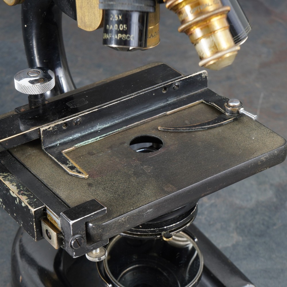 :Antique Spencer Staged Brass Microscope w/ x4 Objectives & Storage Case