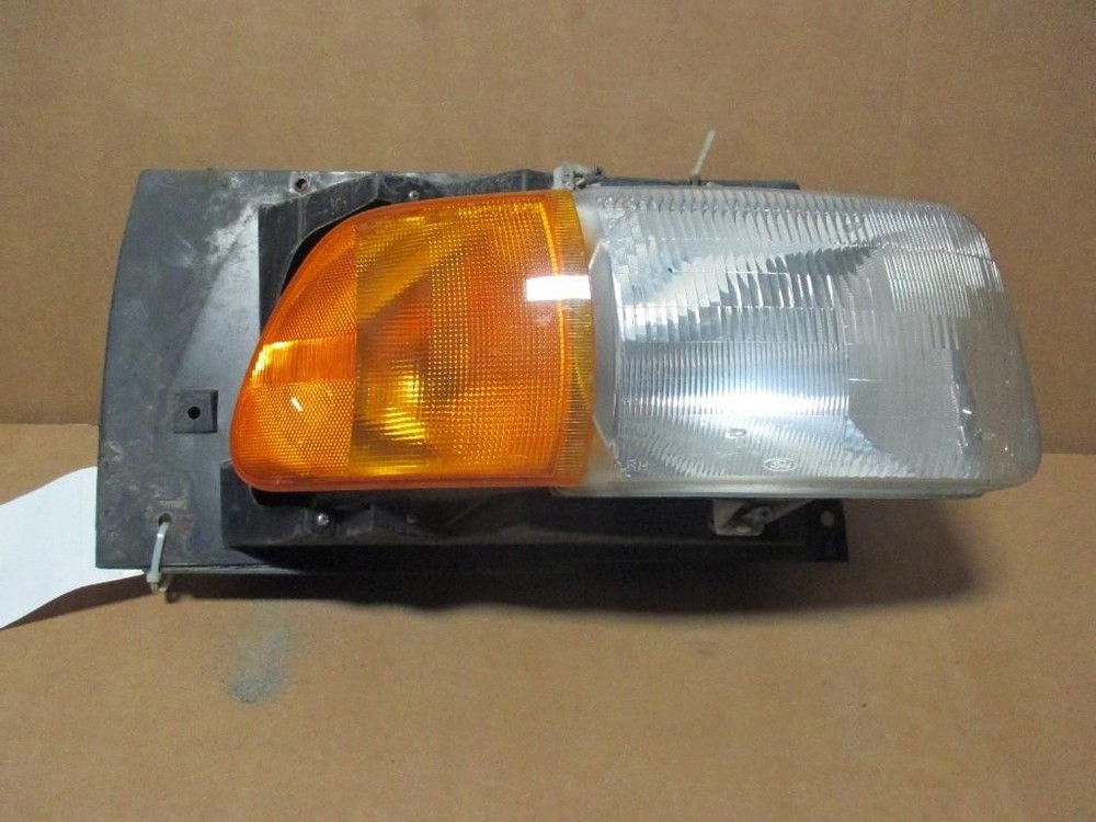 For 2005 STERLING A9500 HEADLIGHT Right ,  IL