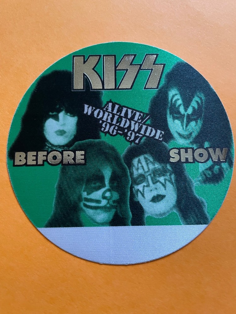 KISS ALIVE BACK STAGE PASS