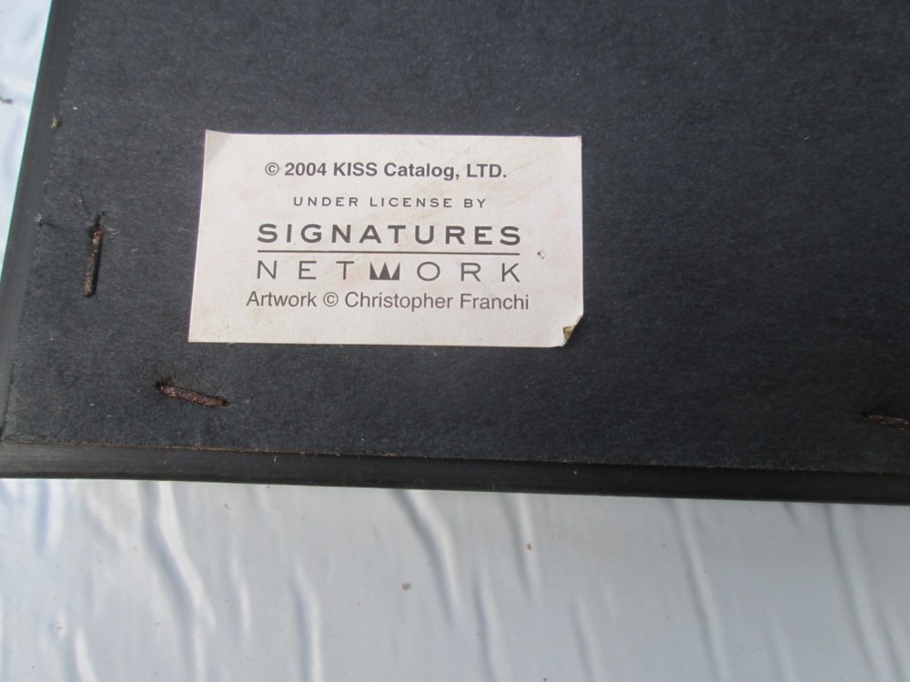 Working ....Kiss Catalog Led Lighted Artwork 2004