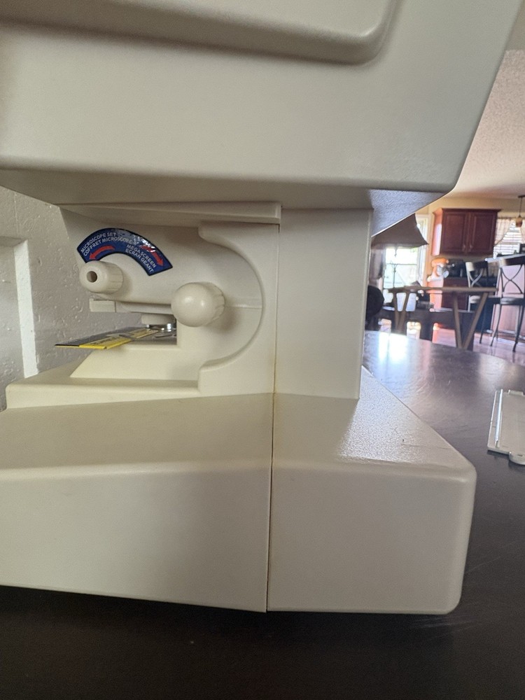 Vintage MICRO-SCIENCE MEGA SCREEN MICROSCOPE 62 PCS 1998-Used/Powers On