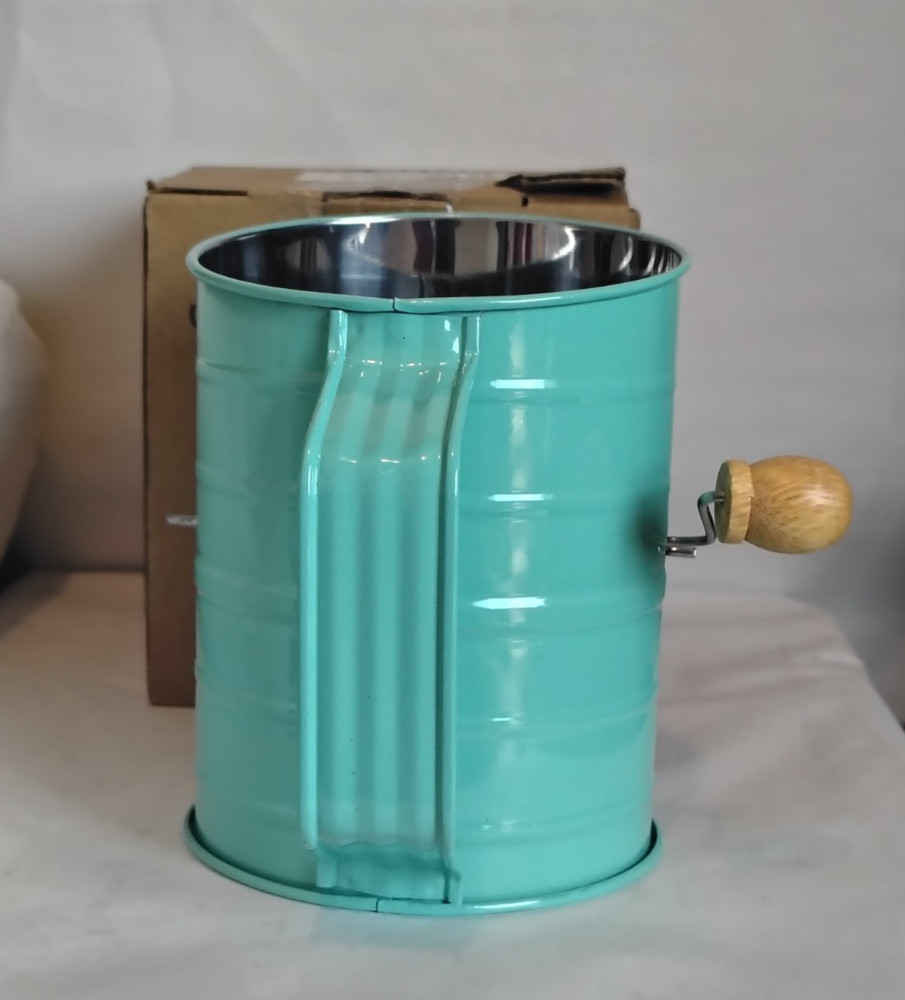 Webake Flour Sifter. 3 cup capacity. Green