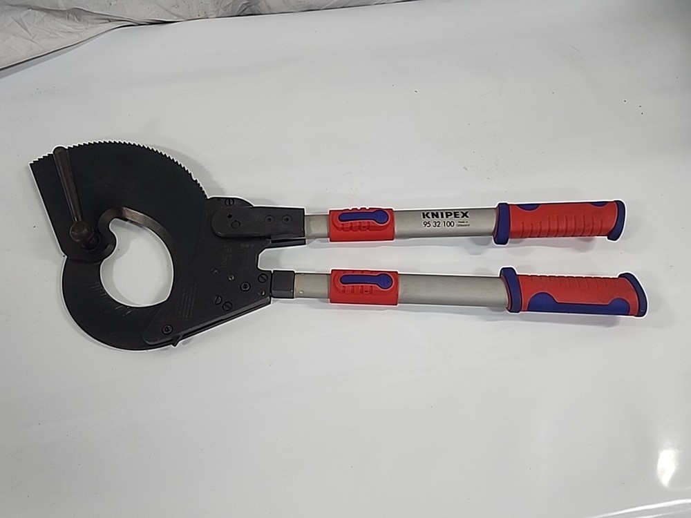 Knipex 95 32 100 26.8" Cable Shears w/ Telescopic Handles