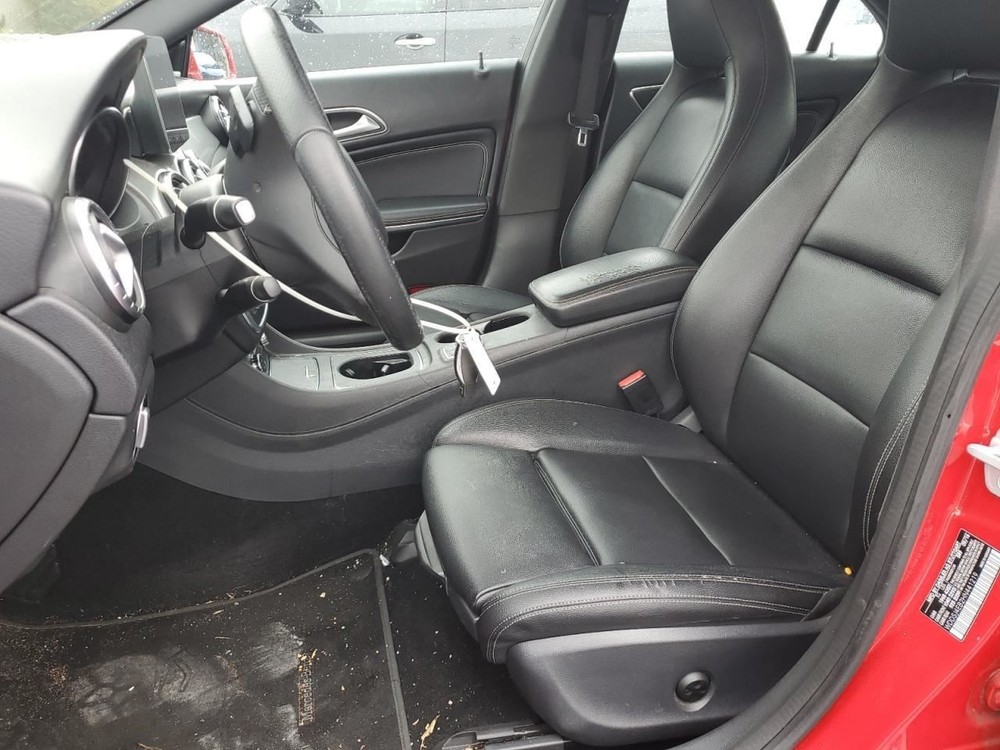 CLA250 2017 Glove Box 4934947