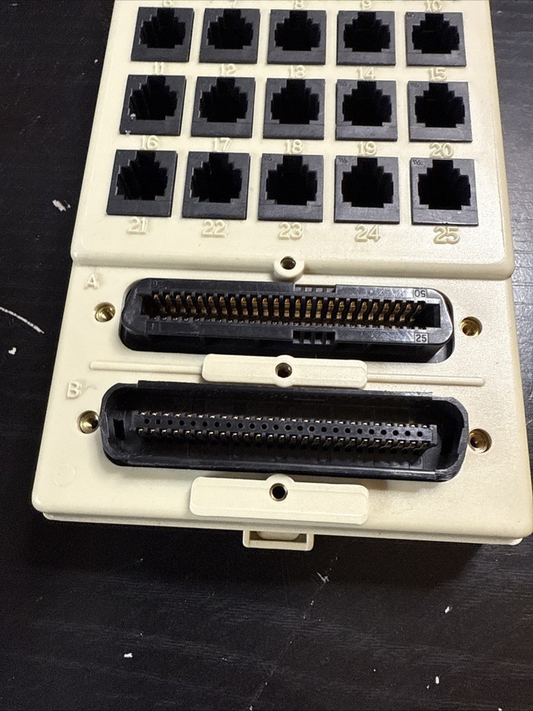Leviton 41600-I Infotap Mini Patch Panel 25 Port -UNTESTED