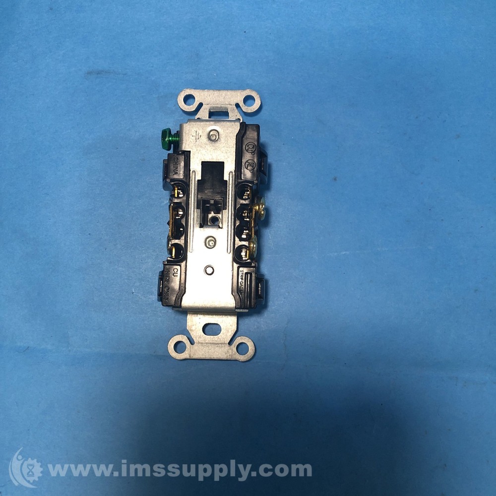 Hubbell HBL5261 Duplex Outlet FNIP