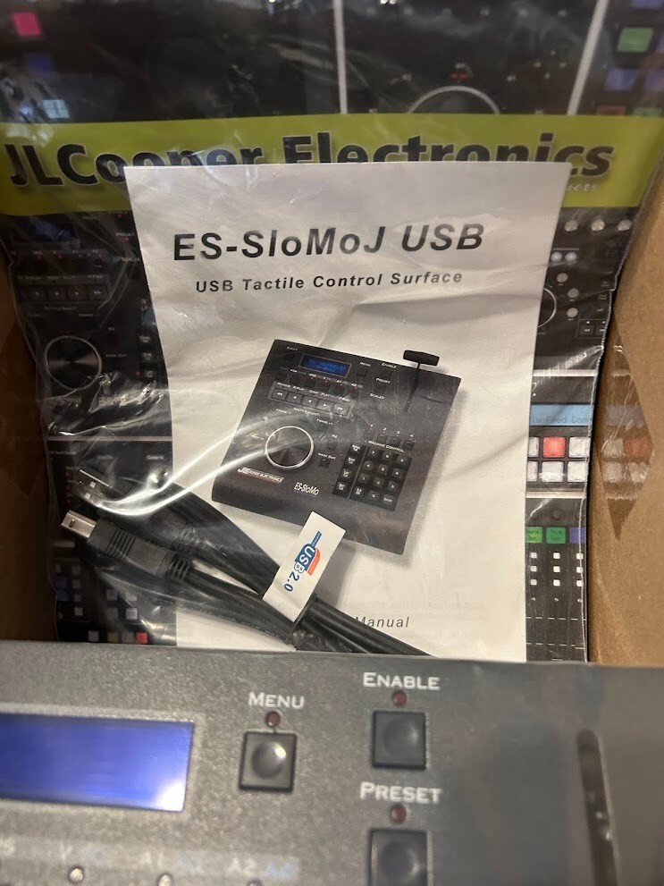 ES-SloMoJ-USB