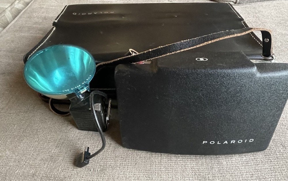 Vintage Polaroid Land Camera Automatic 100 w/ Case & Flash Untested 1960s Untest