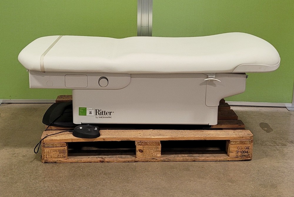 Midmark Ritter 224 Exam Table