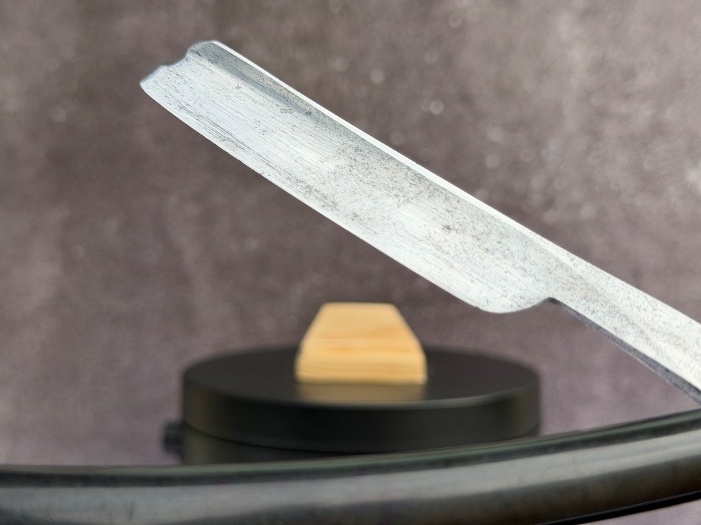 Vintage straight razor non branded
