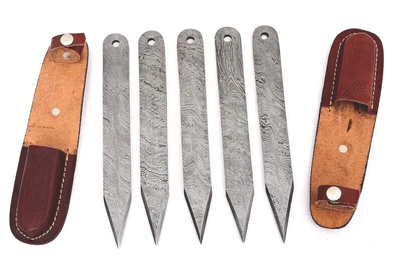 KNIFE SET WITH LEATHER COVER