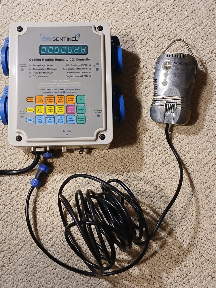 Sentinel CHHC Cooling Heating Humidity CO2 Temperature Controller AC Works Well!