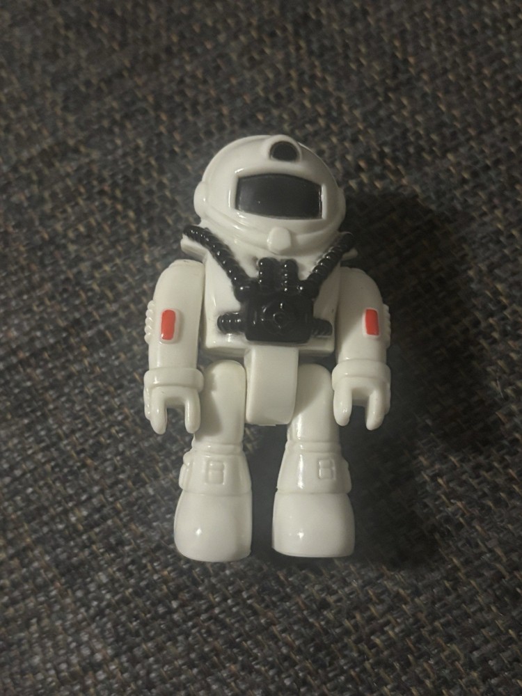 2000 Space Voyagers Set: Space Shuttle Orbiter Replacement Astronaut