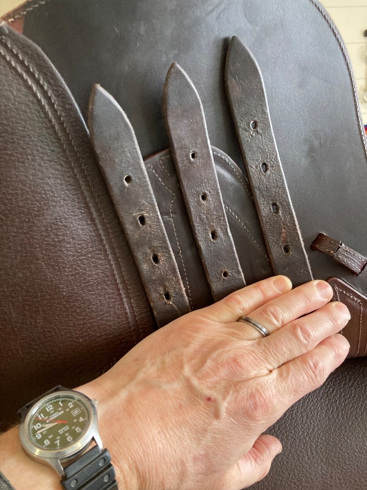 Super Comfy 17" Devoucoux Lab saddle with stirrup leathers