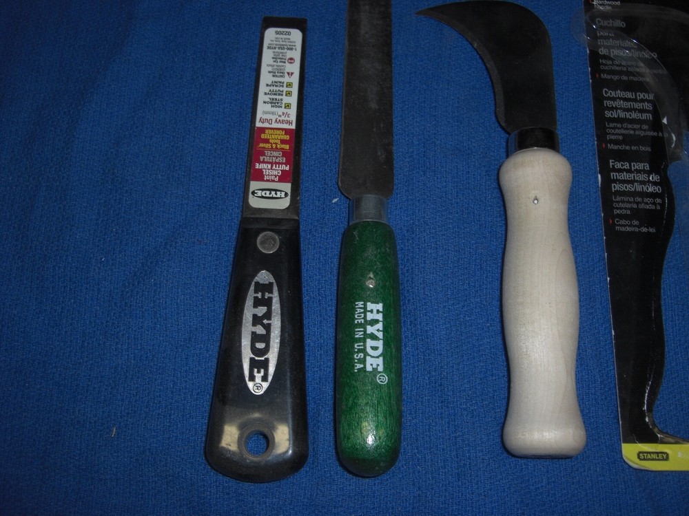 2 pc.cutter knife set w/ putty knife/chisel-scraper tool. 3 tools in all Un-used