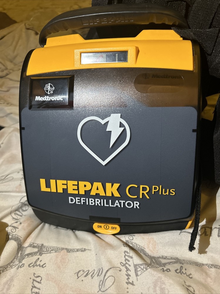 Lifepak CR Plus-Battery And Pads