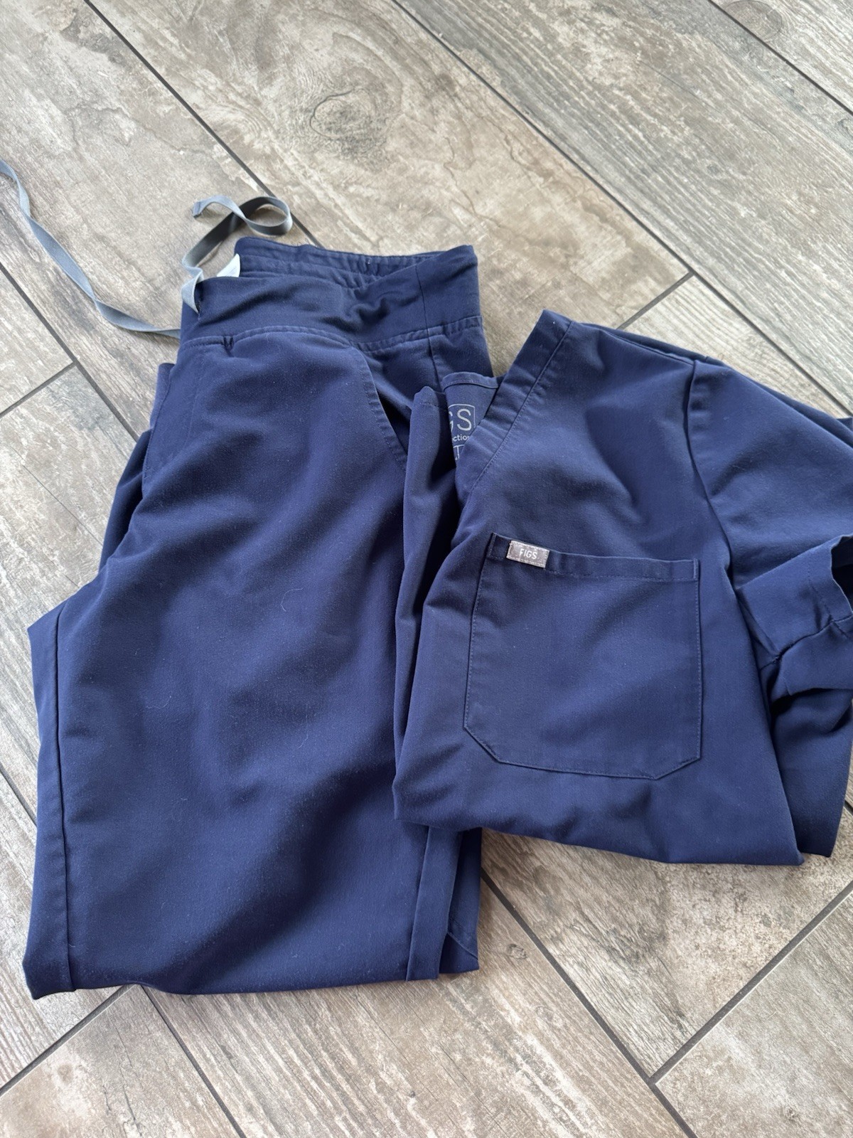 FIGS scrubs women set Blue Navy M Tech Collection Read