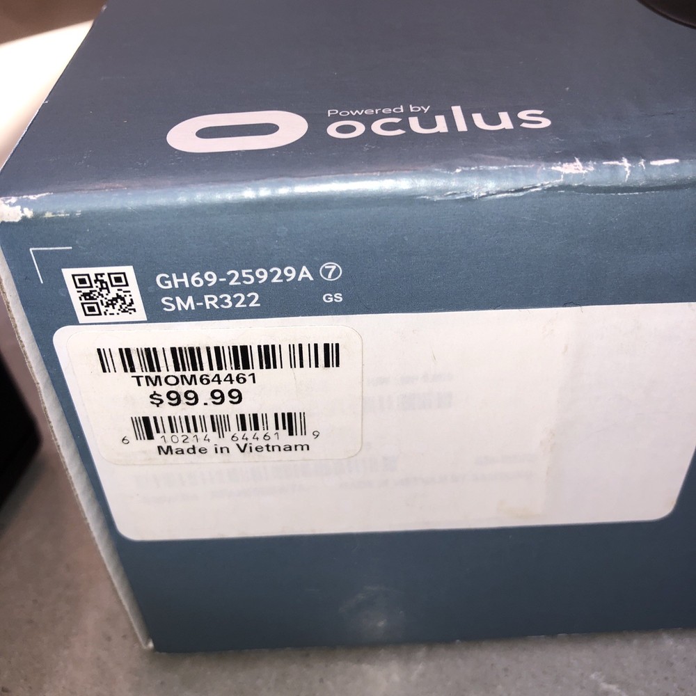 Samsung Gear VR Headset (TMOM64461) (2)