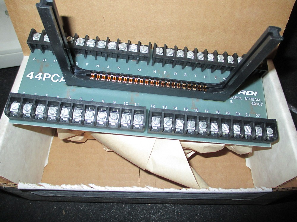 RDI Reed Devices Snaptrack Sockets Board Card Edge Connector 44PCA