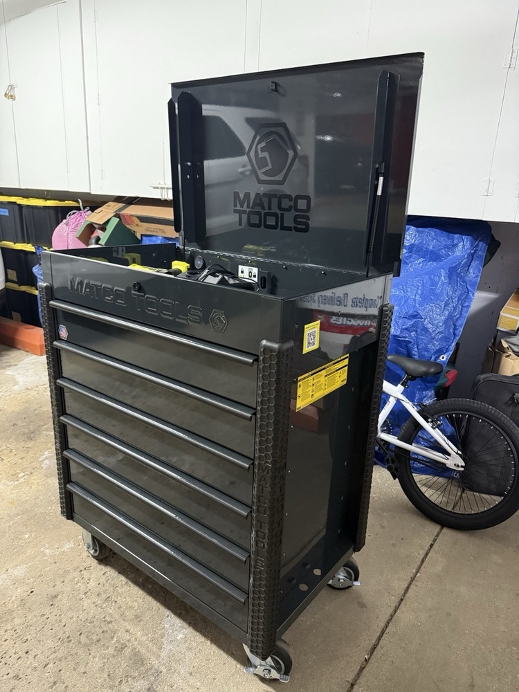 Standup Matco Toolbox