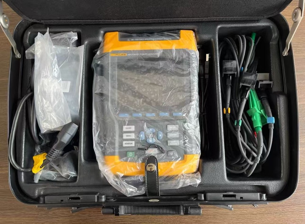 Fluke 434 Three Phase Power Quality & Energy Analyzer-Harmonics, Data Logger