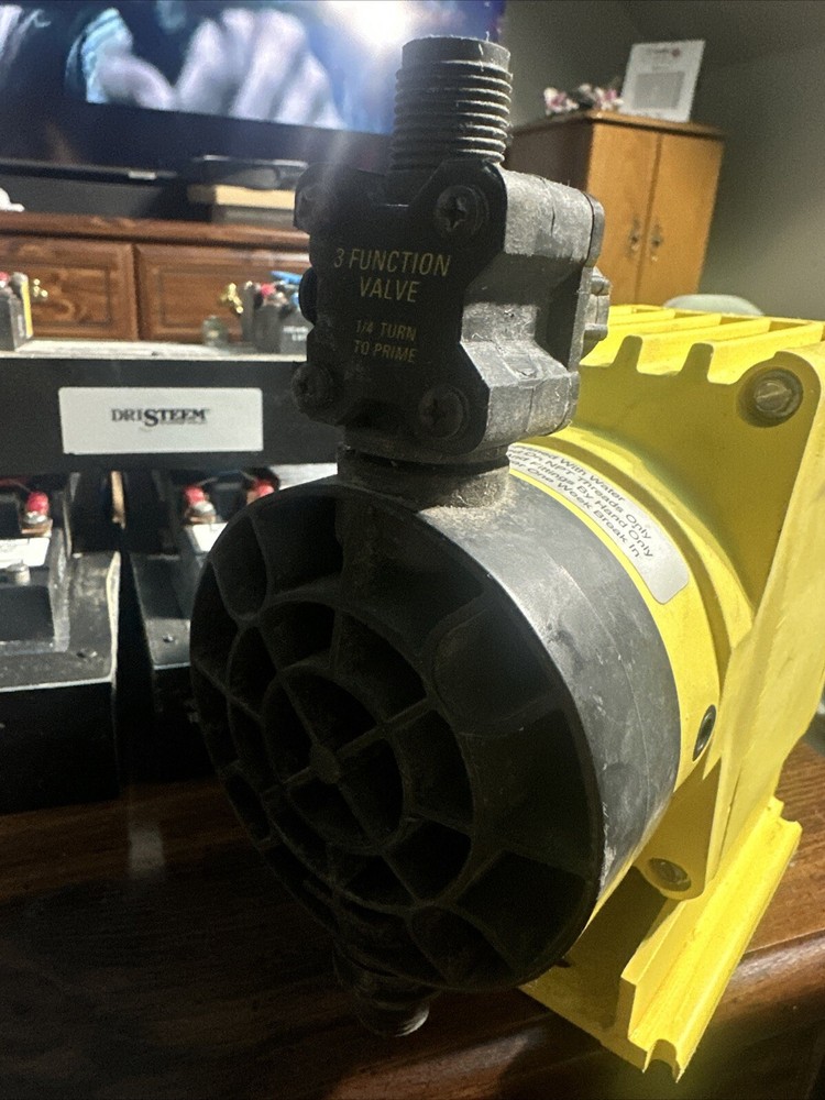 LMI Milton Roy P021-352TI