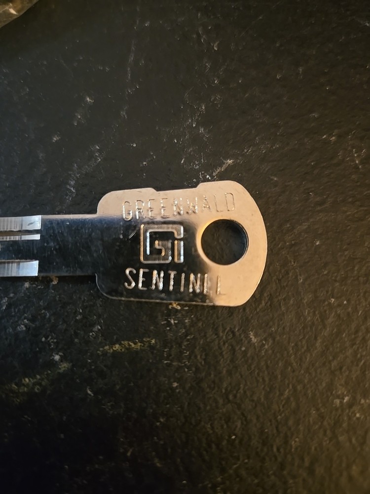 GREENWALD SENTINEL KEY CODED G3736 (3D5)