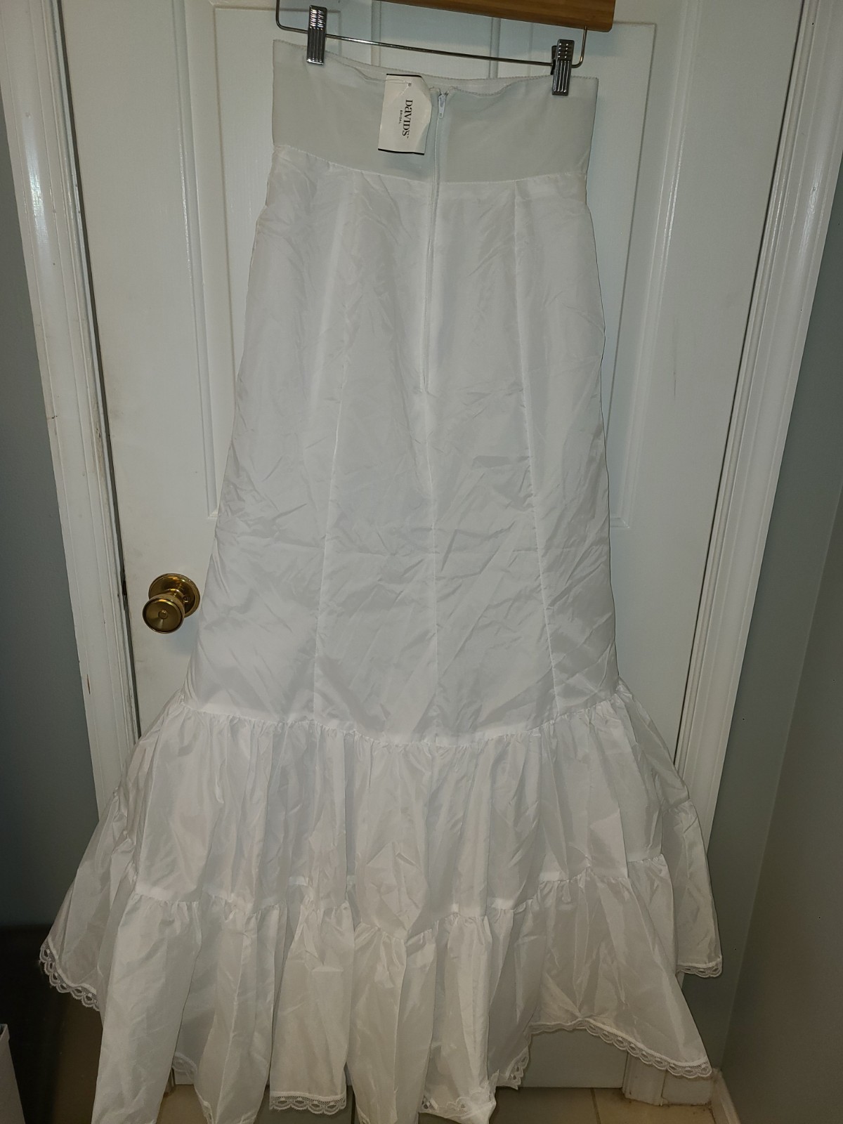 NWT Davids Bridal White Fit and Flare Slip Petticoat Size 8 Style 550 Zipper