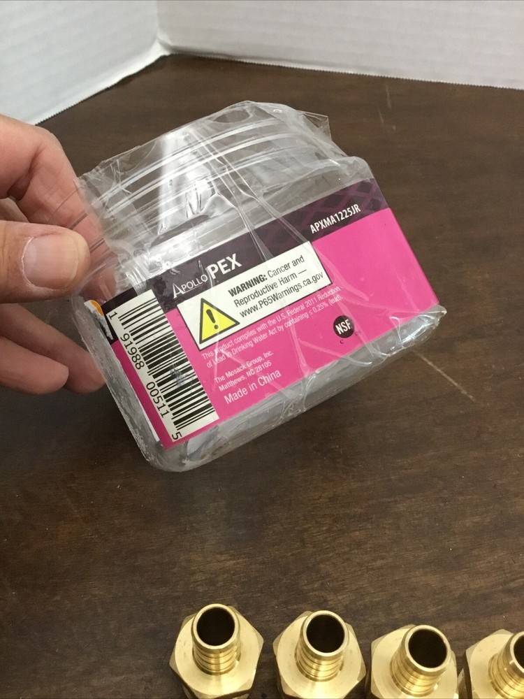 Apollo 1/2 in. Brass PEX-B Barb x MPT Adapter Pro Pack (25-Pack) Missing Lid
