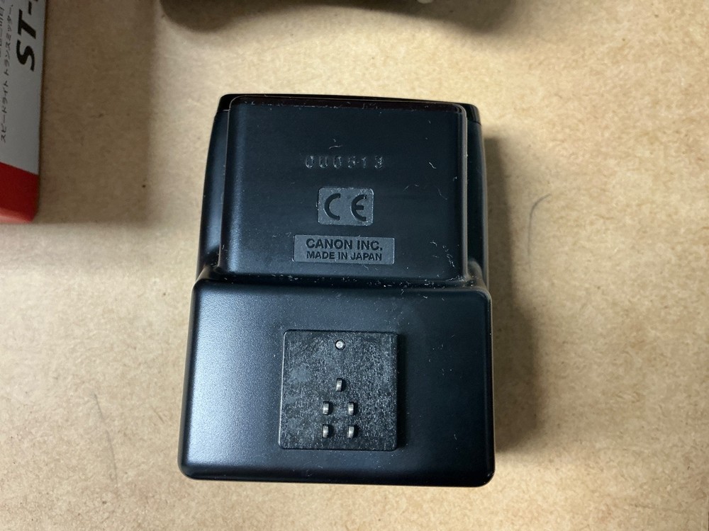 Canon ST-E2 Speedlite Transmitter, with case and box