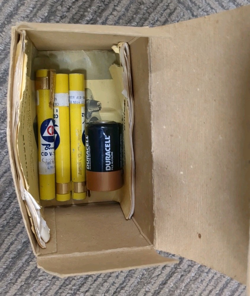 UNTESTED CD V-777-1 Vintage Radiation Detection Geiger Kit - READ DESCRIPTION!!