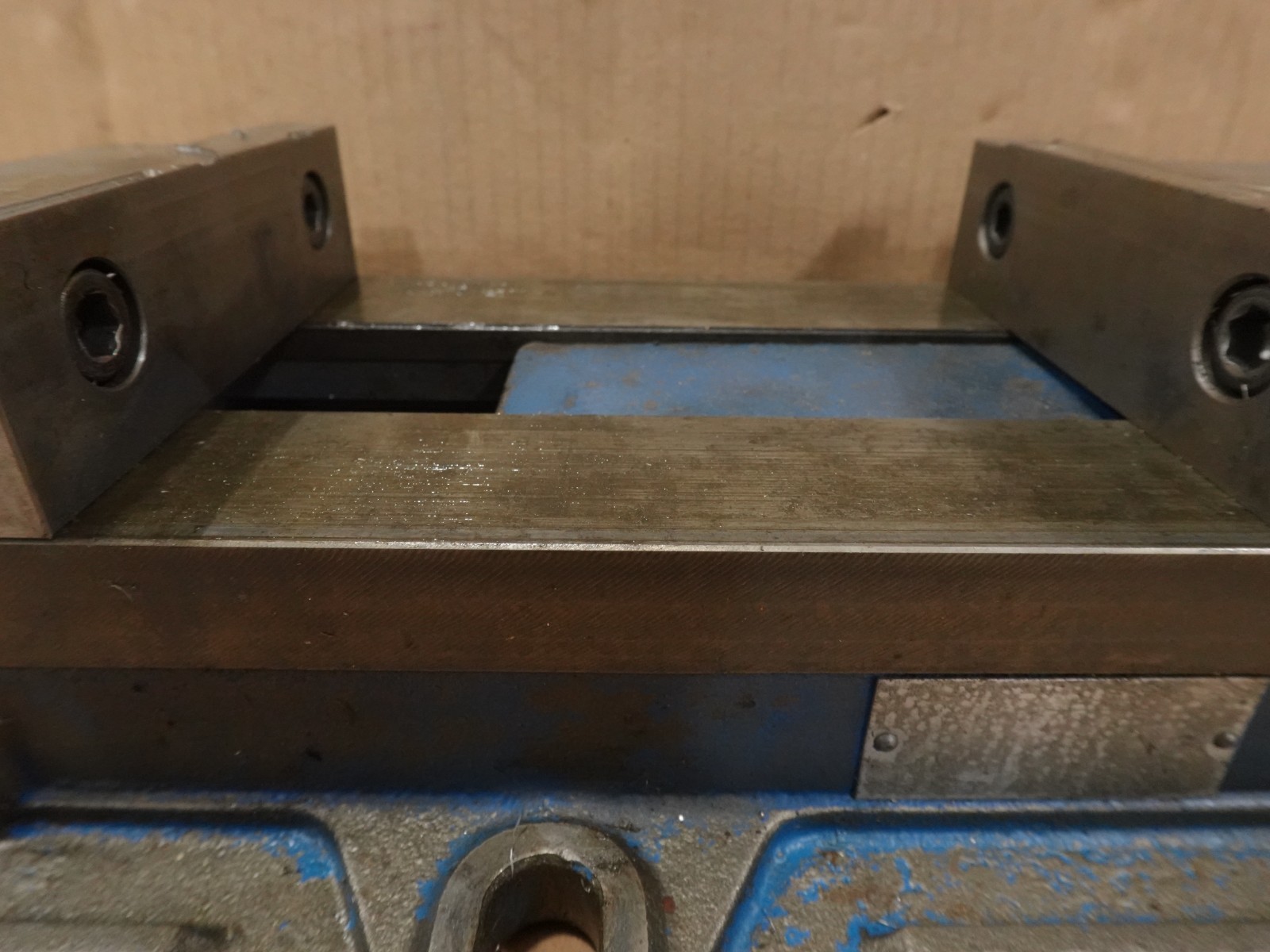 6" Kurt D675 AngLock Milling Machine Vise w/ Handle 7.5" Capacity KB5