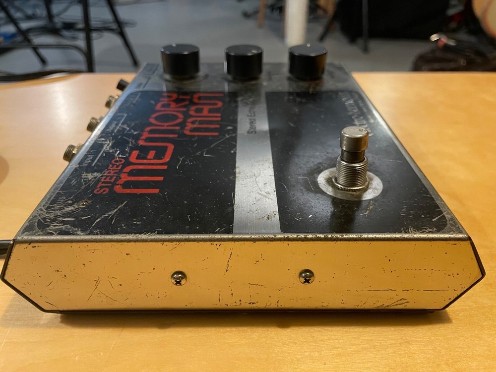 Electro-Harmonix Stereo Memory Man Echo/Chorus 80's Black Red