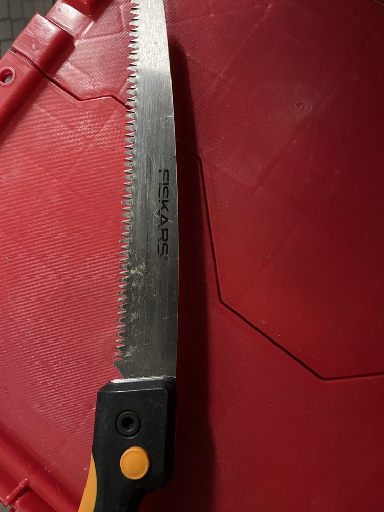 FISKARS POWER TOOTH FOLDING SAW 10" BLADE