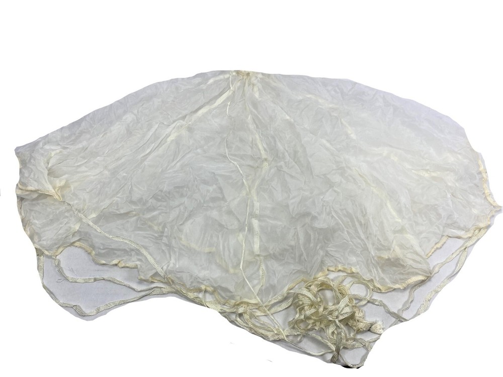 Large 33'' Chaff Parachute, Single (1)
