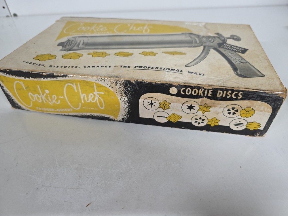 Cookie Chef Trigger Press Kit With Extra Discs & Original Box