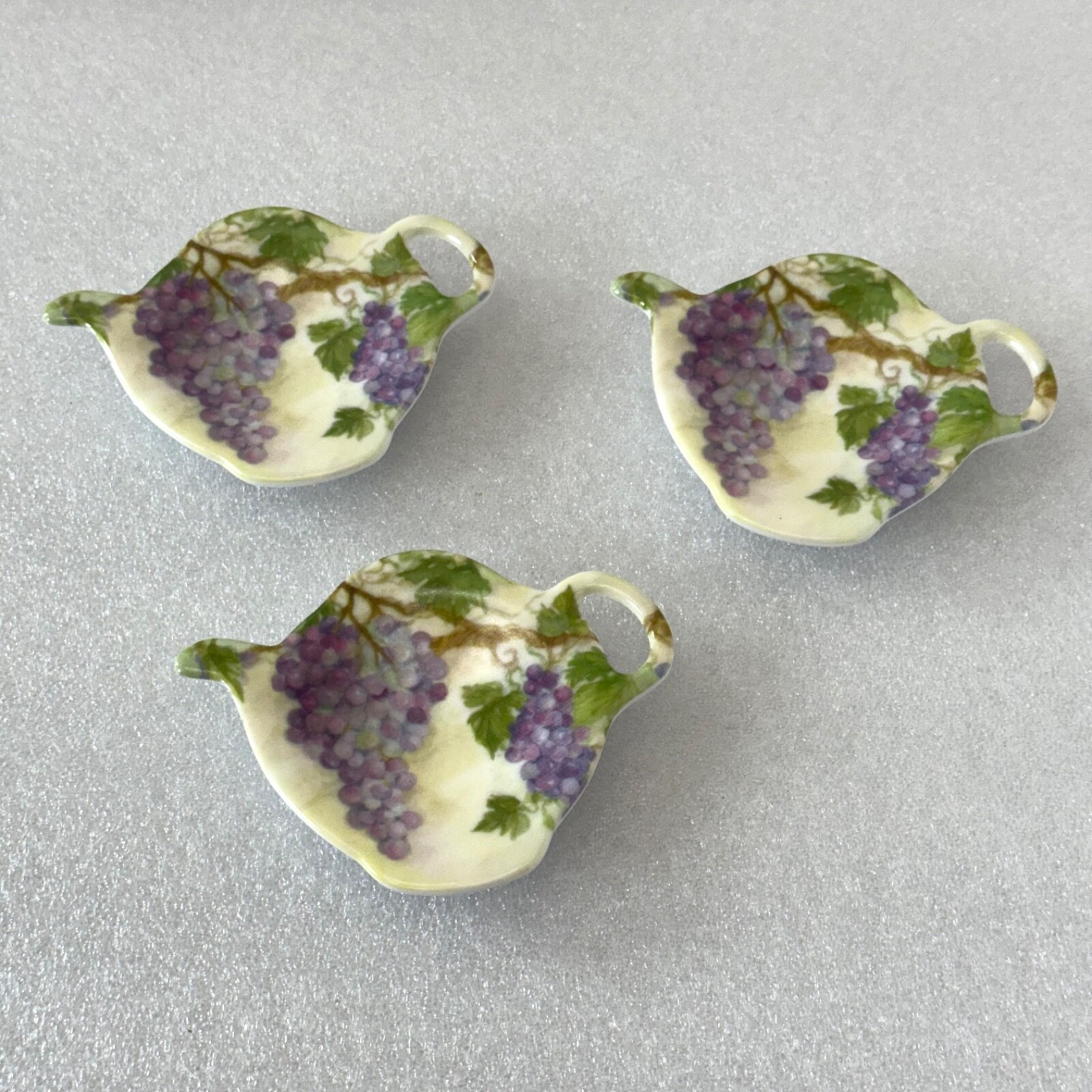 Grapes On A Vine TEA BAG Holders SET of THREE Melamine Chip Free Made in Italy
